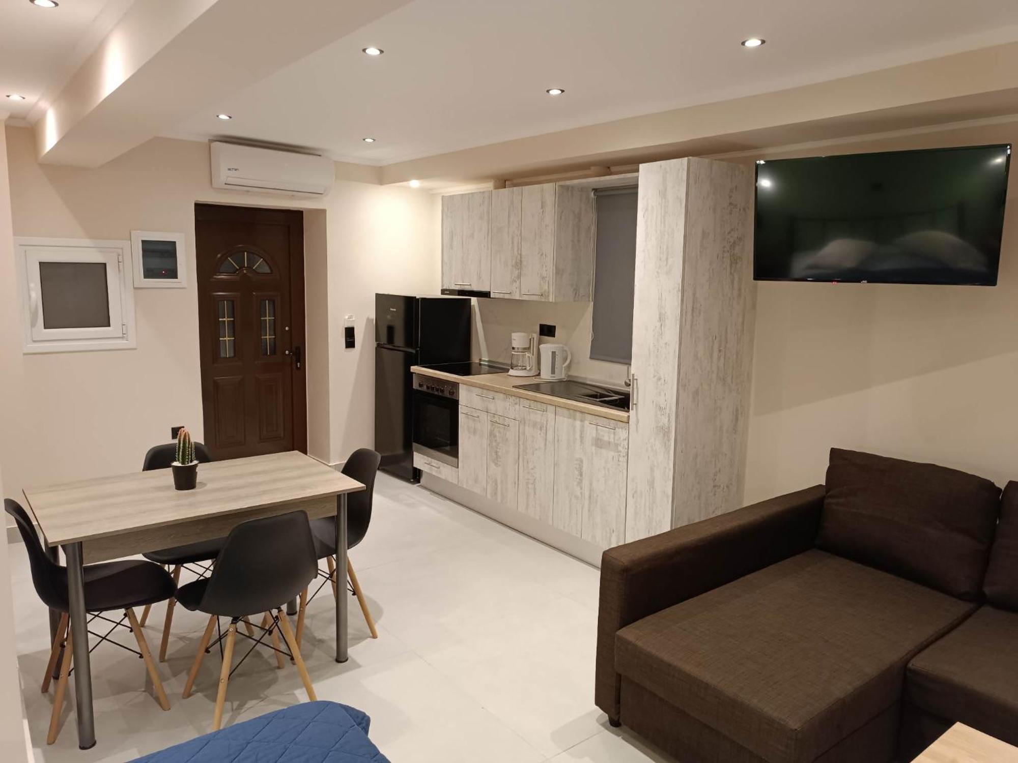 Newly Renovated Apartment Next To The Port Mantouki Eksteriør bilde