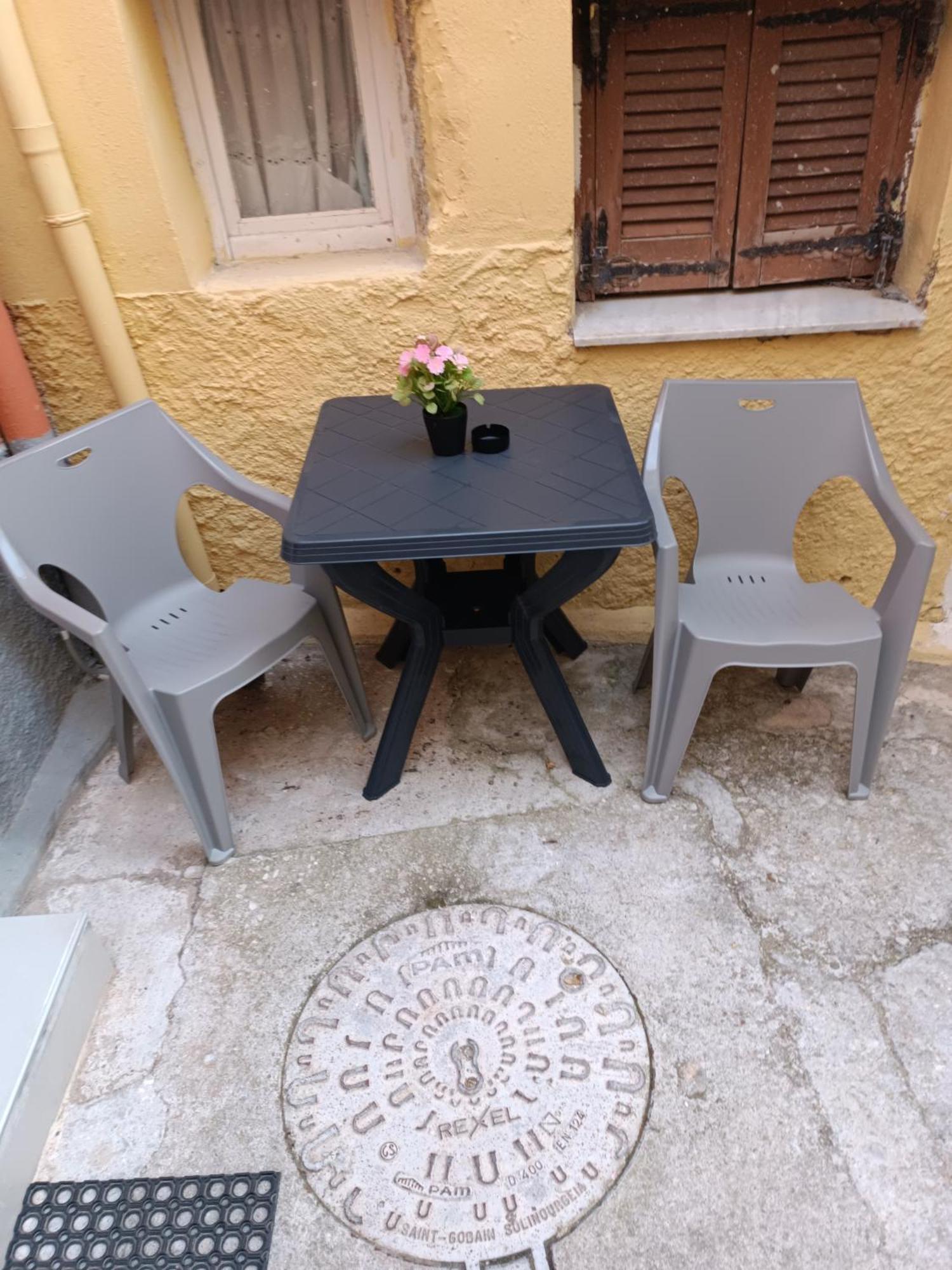 Newly Renovated Apartment Next To The Port Mantouki Eksteriør bilde